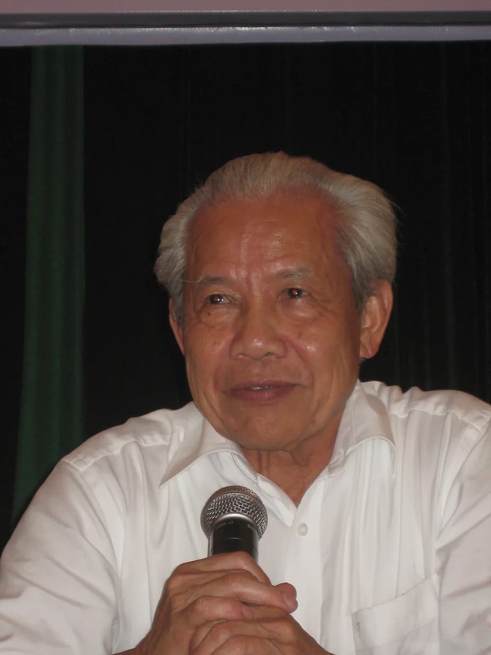 Giáo sư Hồ Ngọc Đại.